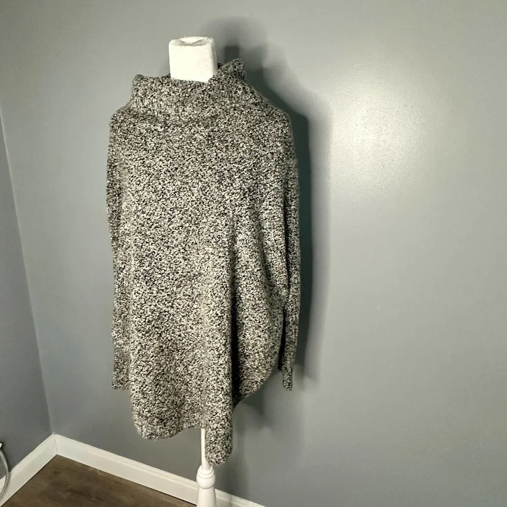 Grace Turtleneck Gray Poncho Style Sweater S / M - Picture 3 of 6